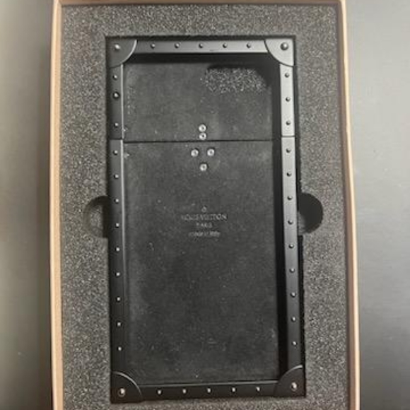 Iphone 7 plus Louis Vuitton Case(Black) with Box - Picture 4 of 4